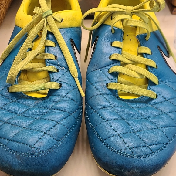Nike soccer cleats/futbol boots - Picture 2 of 15